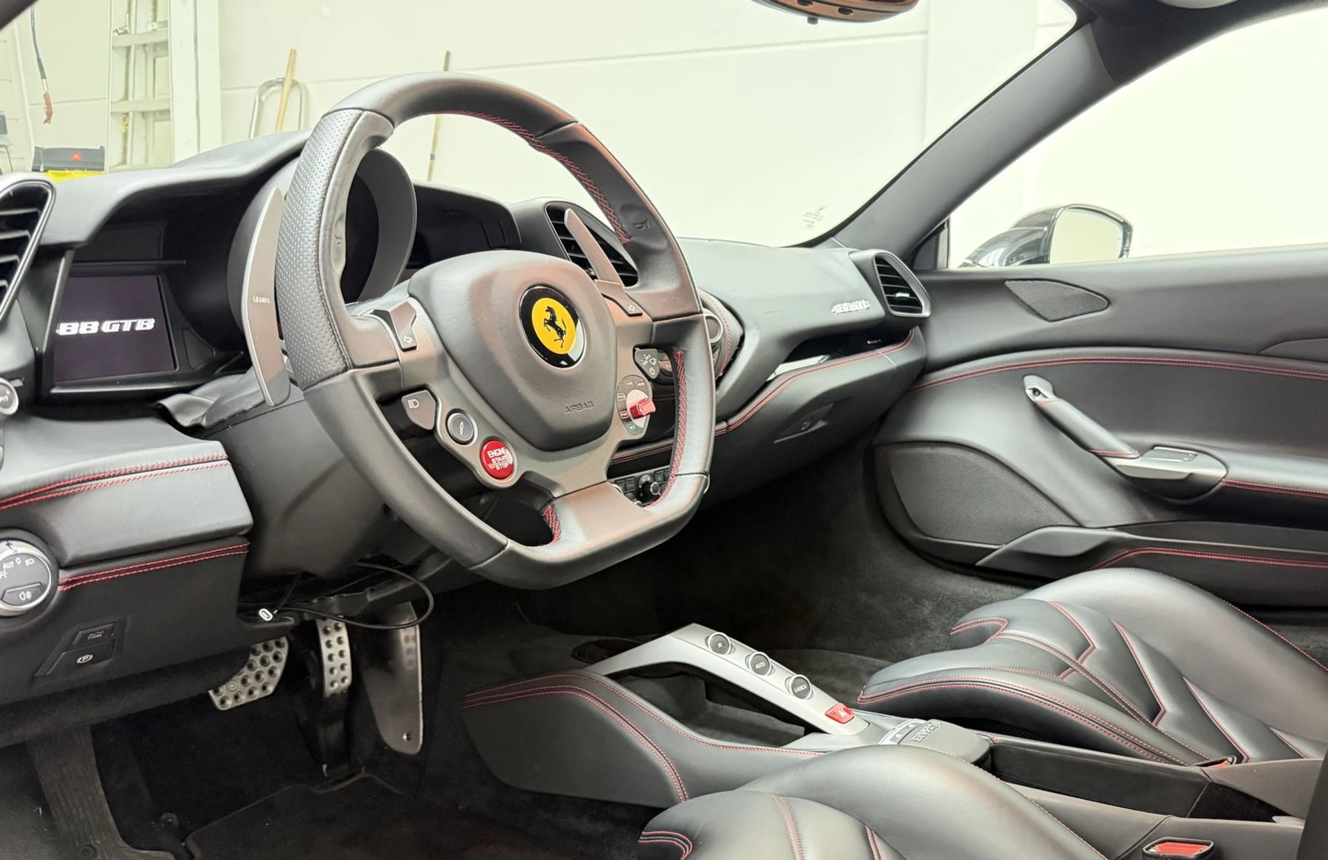 Ferrari interieur detailing